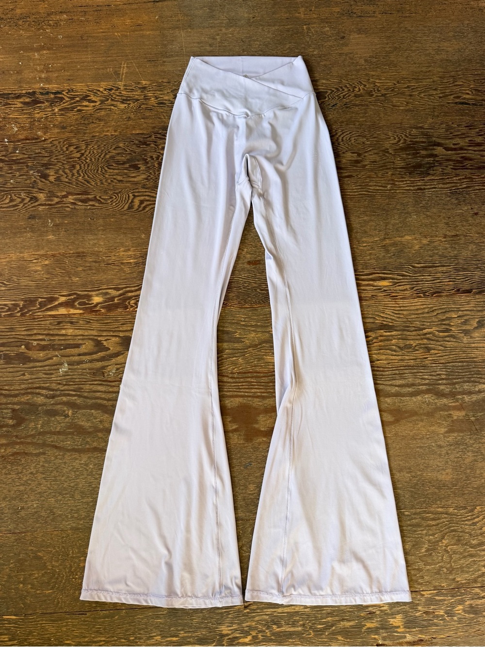 Women’s Flared Yoga Pants in Light Lavender